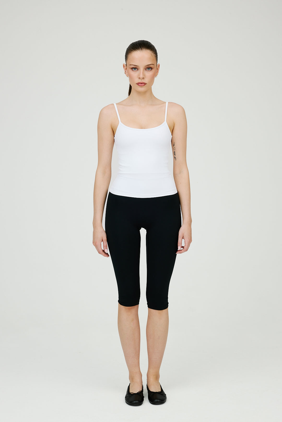 Black Contour Capris