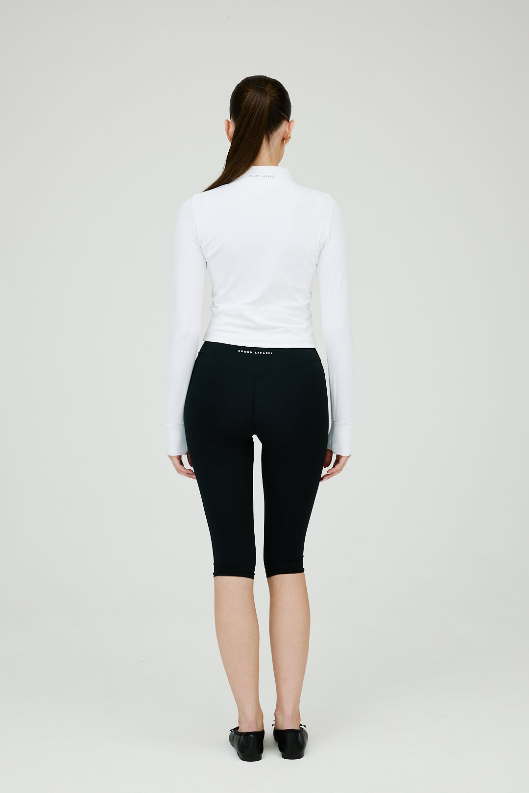 Black Contour Capris